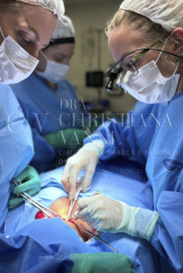 Cirurgia de Lipoma - Dra. Christiana Vanni