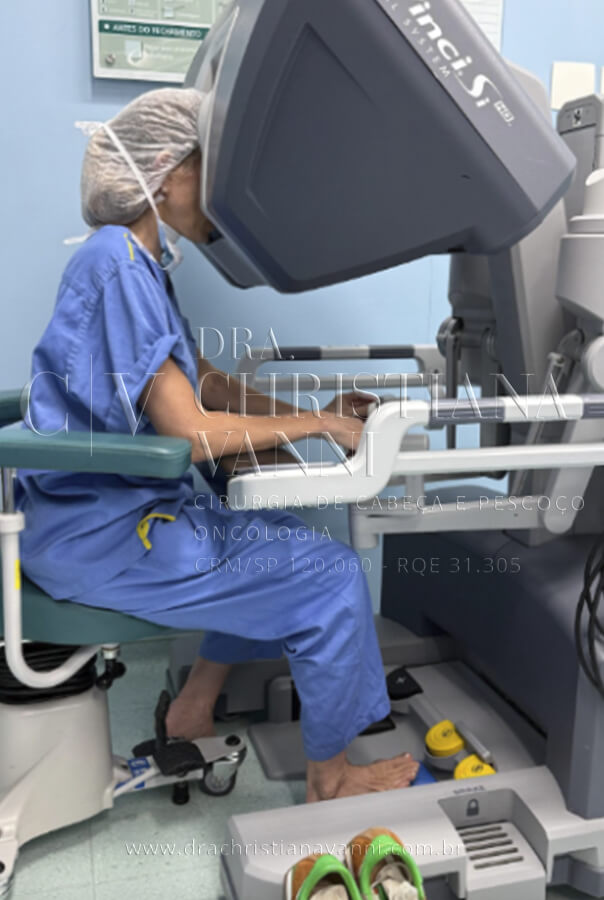 Dra. Christiana Vanni em cirurgia robótica