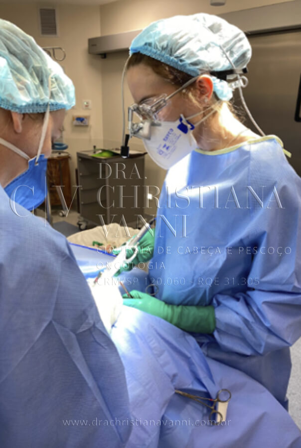 Dra. Christiana Vanni - Especialista em cirurgia de cabeça e pescoço
